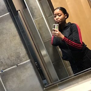 Meet your Posher, Nealann